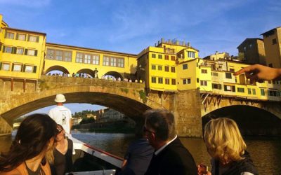 Paseo en barco por el río Arno